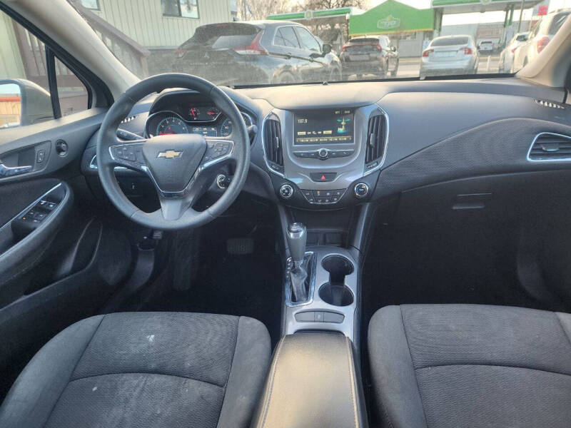 2017 Chevrolet Cruze LT Auto