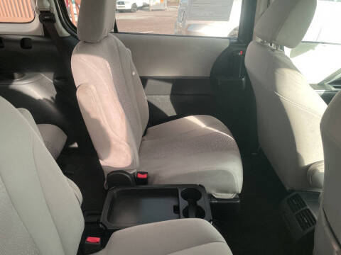 2012 Mazda MAZDA5 Sport