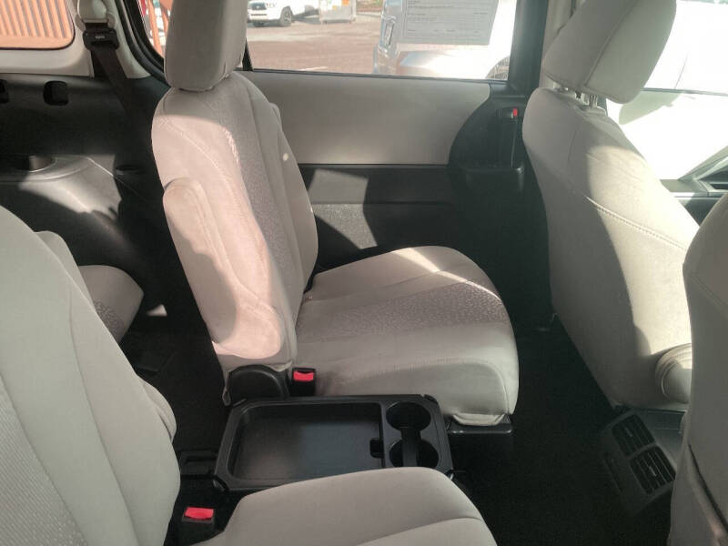 2012 Mazda MAZDA5 Sport