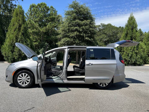 2017 Chrysler Pacifica Touring-L