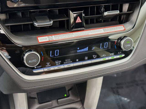 2025 Toyota Corolla Cross XLE