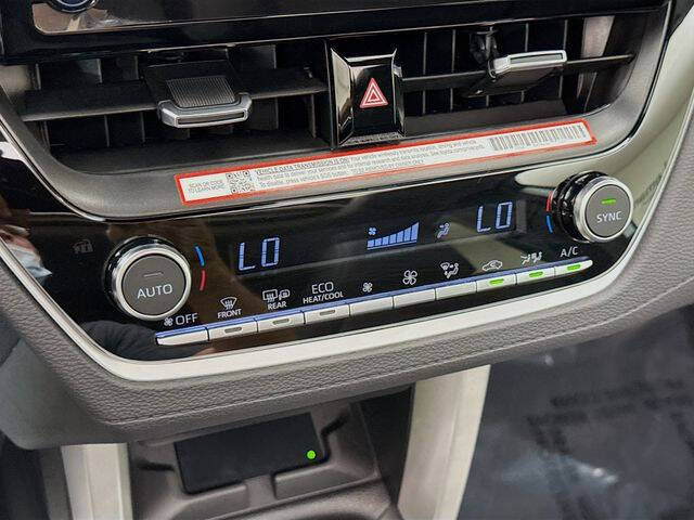 2025 Toyota Corolla Cross XLE