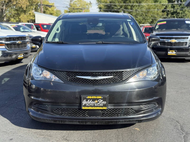 2022 Chrysler Voyager LX