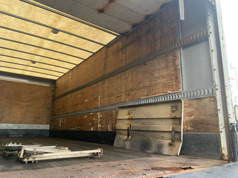 2012 Freightliner M2 106