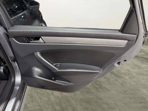 2015 Volkswagen Passat 1.8T SE