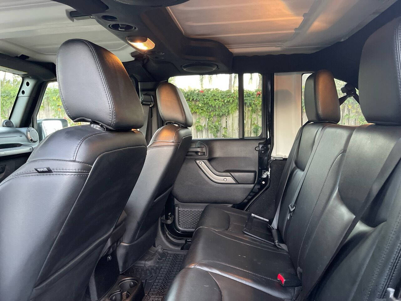 2013 Jeep Wrangler Unlimited  - $18,255