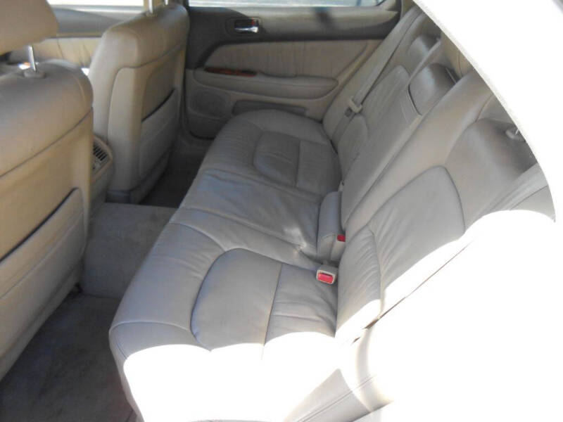 1999 Lexus LS 400