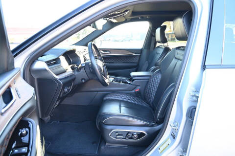 2022 Jeep Grand Cherokee Summit