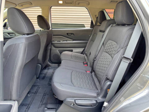 2025 Nissan Pathfinder S