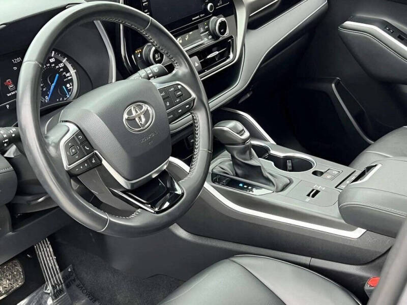 2020 Toyota Highlander Hybrid XLE