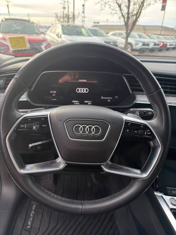 2021 Audi e-tron quattro Premium