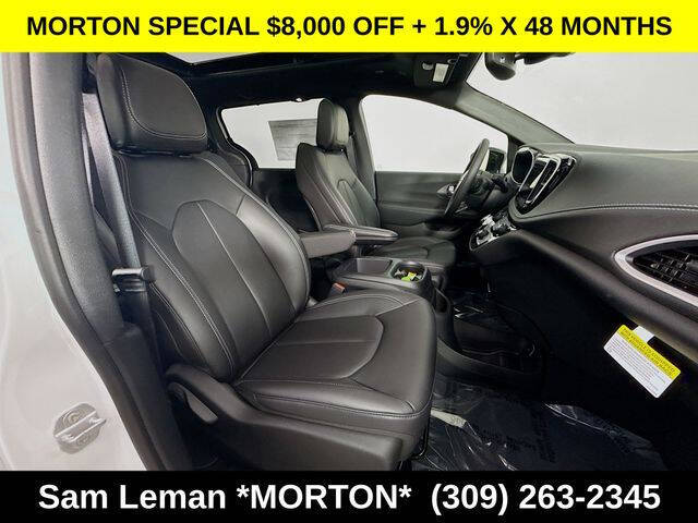 2026 Chrysler Pacifica Select