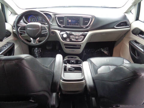 2020 Chrysler Pacifica Touring L