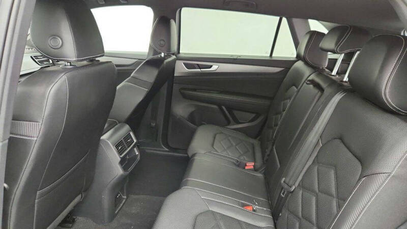 2024 Volkswagen Atlas Cross Sport SE 4Motion