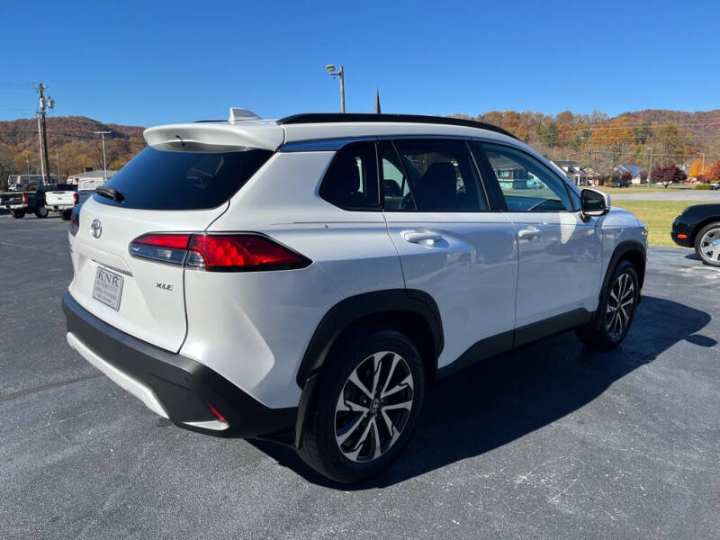 2024 Toyota Corolla Cross XLE