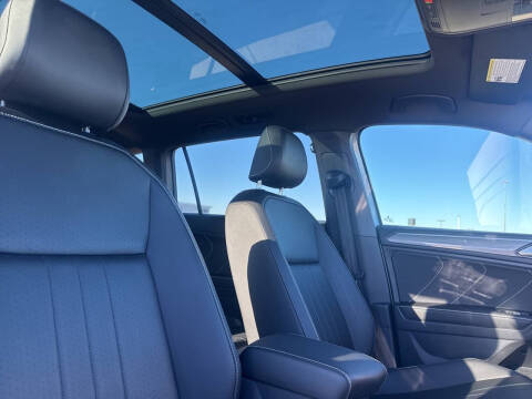 2024 Volkswagen Tiguan SE R-Line Black