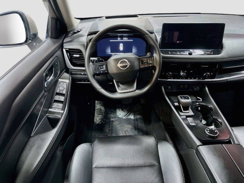 2025 Nissan Rogue SL