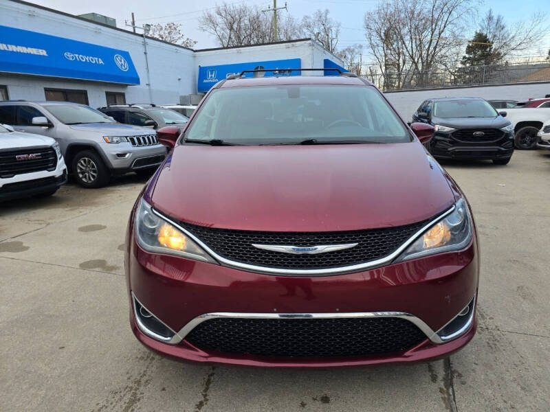 2017 Chrysler Pacifica Touring-L