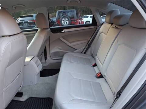 2014 Volkswagen Passat 1.8T S PZEV