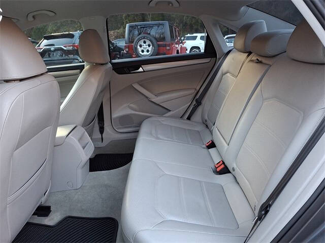 2014 Volkswagen Passat 1.8T S PZEV