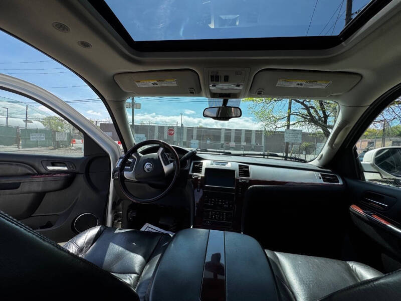 2011 Cadillac Escalade Luxury