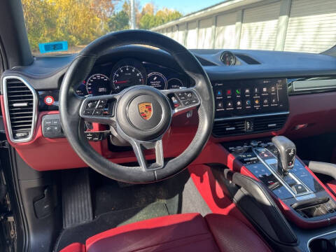 2022 Porsche Cayenne Platinum Edition