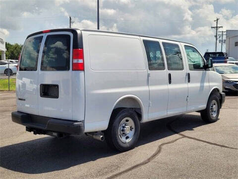 2025 Chevrolet Express 2500