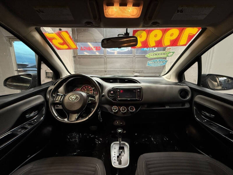 2015 Toyota Yaris 5-Door SE