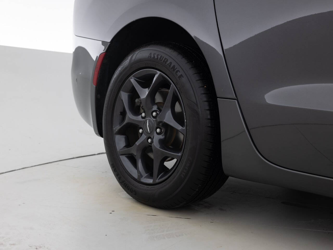 Used Car 2020 Chrysler Pacifica  Limited 4dr Mini Van For Sale Under $20,000 In Coal City, Illinois