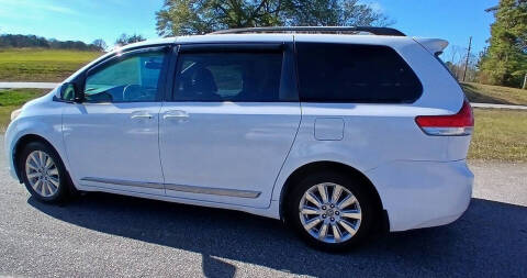 2011 Toyota Sienna LE 7-Passenger