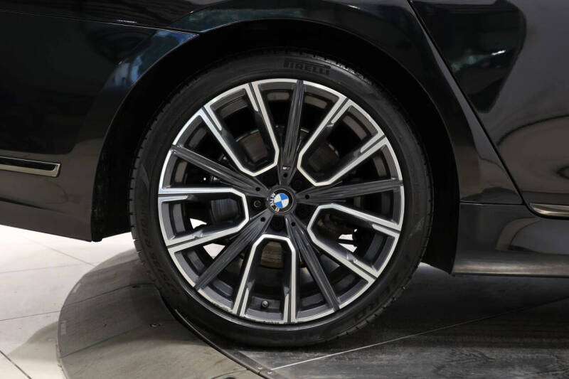 2021 BMW 7 Series 740i