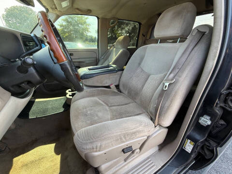 2005 Chevrolet Avalanche 1500 LS