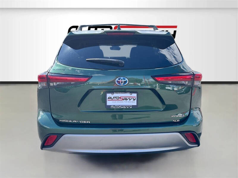 2023 Toyota Highlander Hybrid XLE