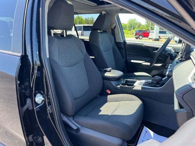 2020 Toyota RAV4 Hybrid 17