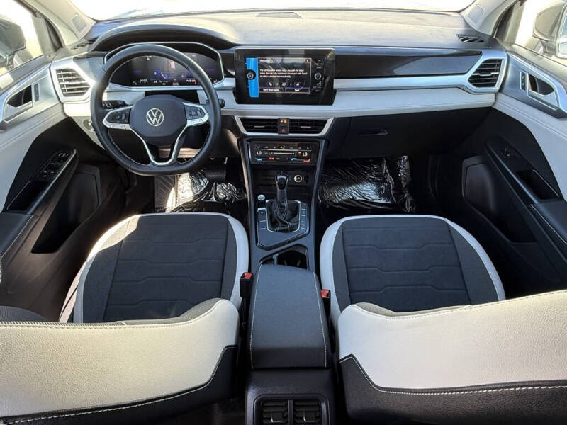 2026 Volkswagen Taos SE