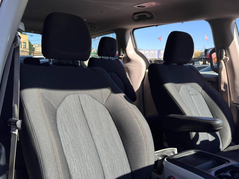 2020 Chrysler Pacifica Touring