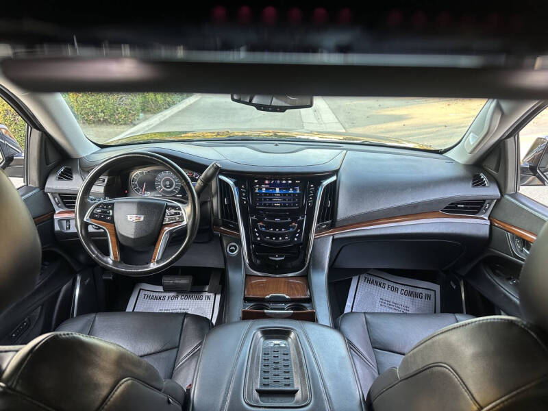 2016 Cadillac Escalade Luxury Collection