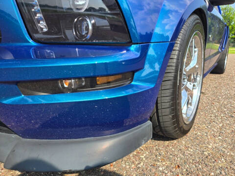 2005 Ford Mustang GT Deluxe