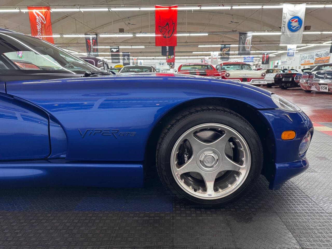 1997 Dodge Viper 26