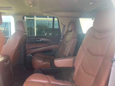 2015 Cadillac Escalade Luxury