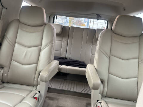 2018 Cadillac Escalade Luxury