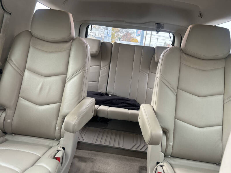 2018 Cadillac Escalade Luxury