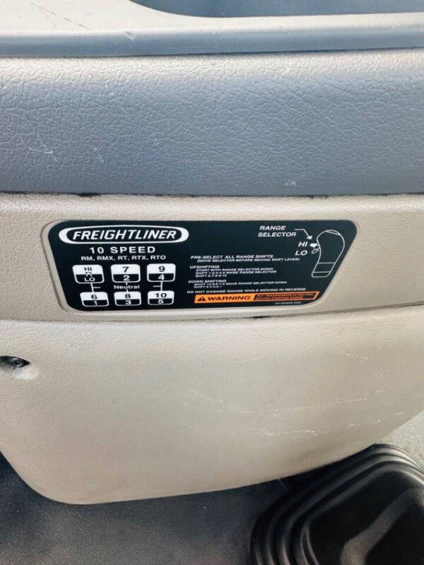 2015 Freightliner Cascadia Day Cab