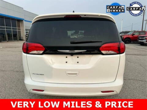 2024 Chrysler Voyager LX