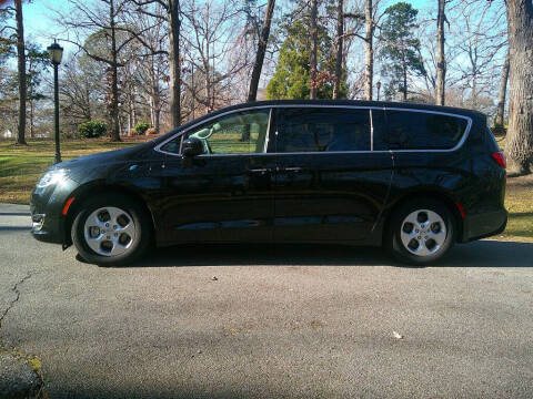 2017 Chrysler Pacifica Hybrid Touring Plus