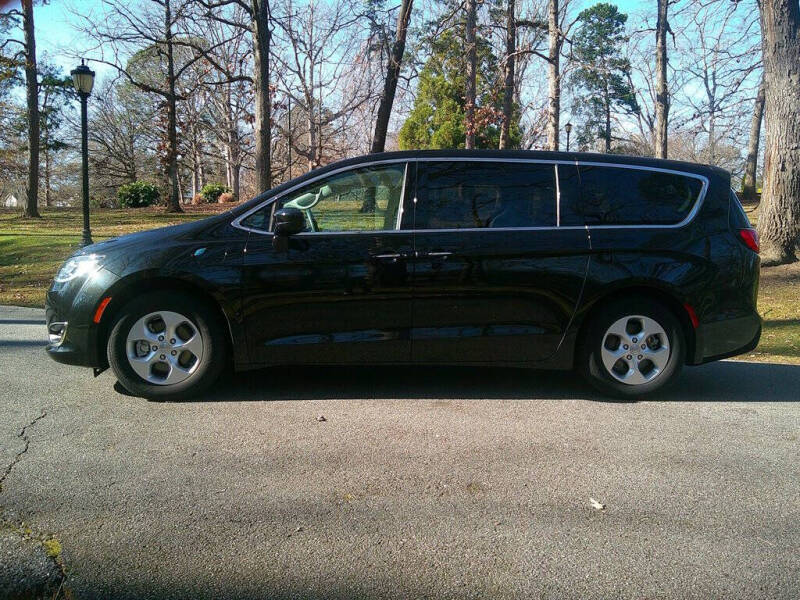 2017 Chrysler Pacifica Hybrid Touring Plus