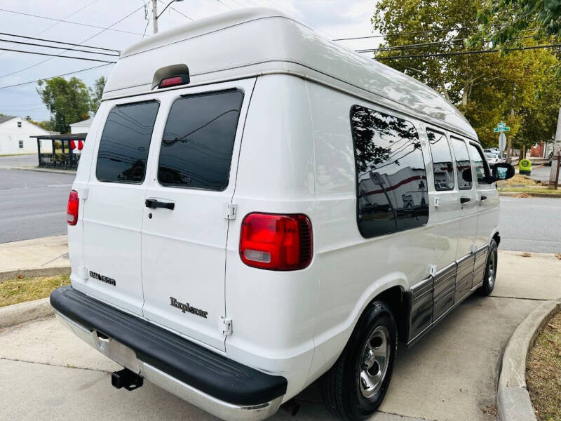 2000 Dodge Ram Van 1500
