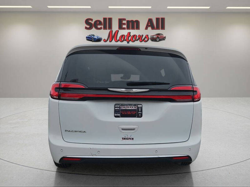 2023 Chrysler Pacifica Touring L