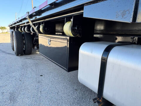 2017 Freightliner M2 106