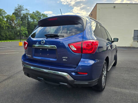 2017 Nissan Pathfinder SL